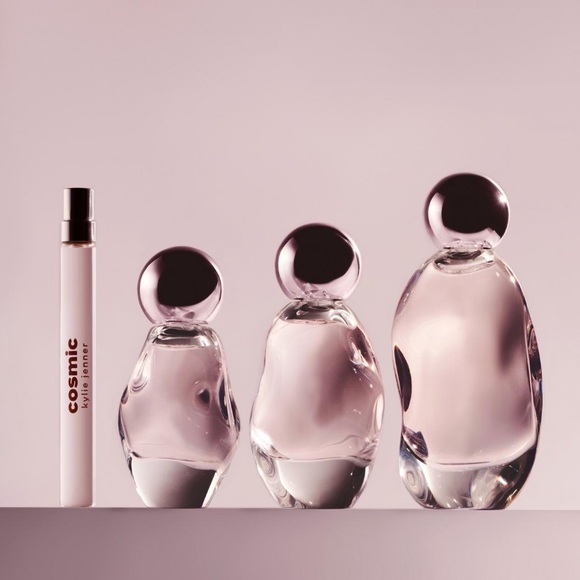 ❌SOLD❌ Cosmic Kylie Jenner Eau de Parfum Travel Spray☁️ - Picture 2 of 5